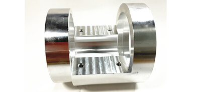 En sats av CNC-mekaniska komponenter med hög precision
